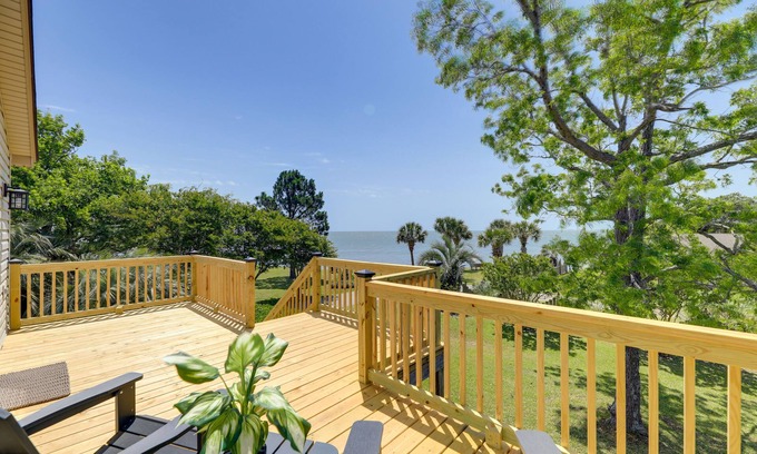 Marshallberg Cottage | Oceanfront Crystal Coast Retreat with Relaxing Deck