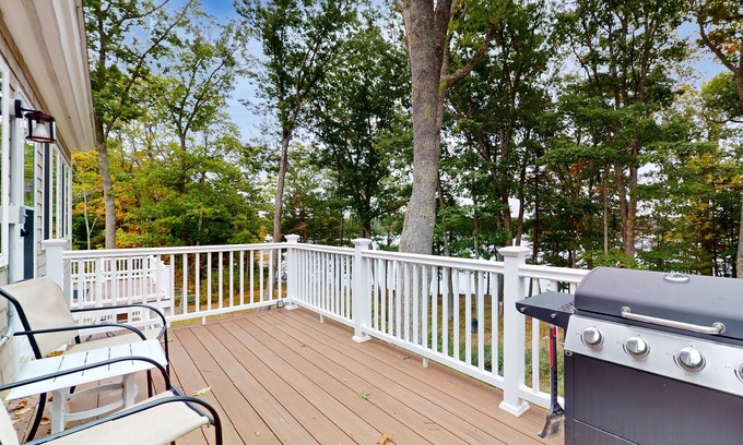 Waldoboro Apartment | Waterfront Dog-Friendly Suite with Broad Cove Access & Views