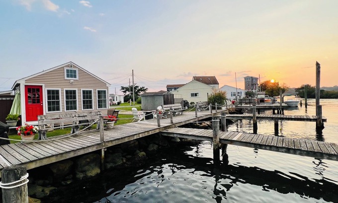 Snug Harbor Cottage | Oceanfront East Matunuck Cottage with Breathtaking Views