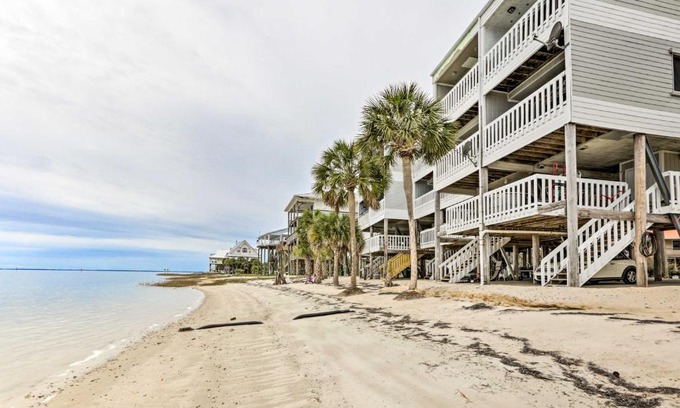 Crawfordville House | Inviting Waterfront Escape with Balcony on Shell Point Beach