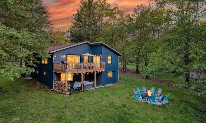Albrightsville House | Creekside Playhouse: Waterfront Relaxation with Hot Tub