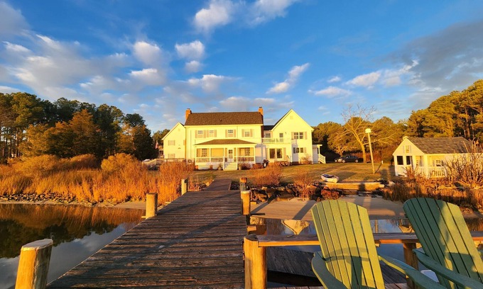 Woolford House | Idyllic Waterfront Family Retreat with Pool on Expansive Land