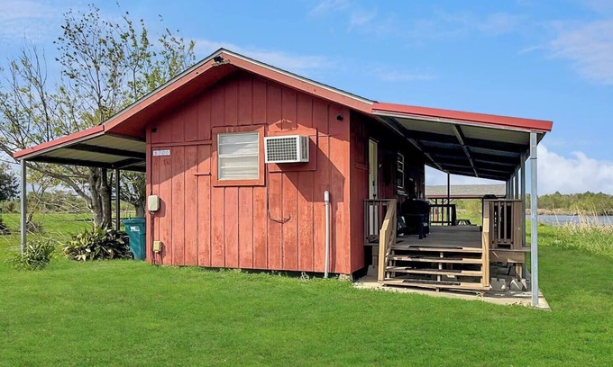Lake Charles House | Experience Bayou Beauty with Pet-Friendly Amenities