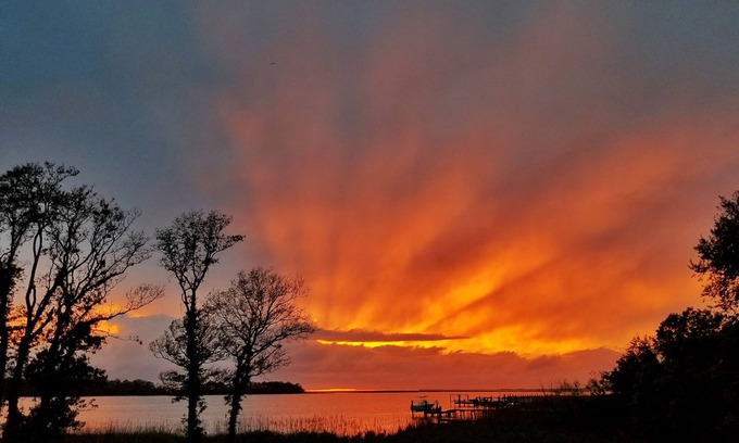 Colington House | Pet-Friendly Waterfront Retreat with Dock & Kayaks Await