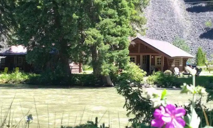 Gallatin Gateway House | Historic Fly Fishing Cabin with Fire Pit on Gallatin River
