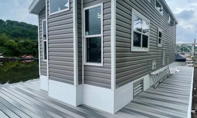 Bridgewater Cottage | Unique Floating Cottage on the Beaver River Near Pittsburgh