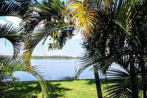 Polk City House | Unique Waterfront Glamping Experience Near Orlando