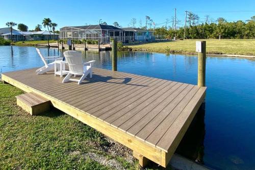 Biggar House | Premier Waterfront Gulf Gateway: Pool, Dock & Game Room