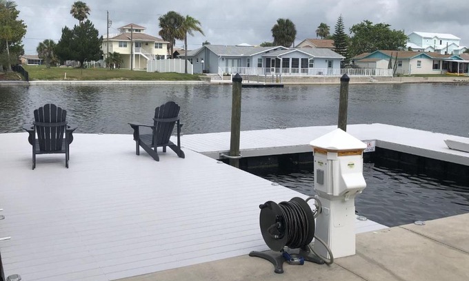 Spring Hill House | Top-Rated Waterfront Hernando Beach House with Dock & Kayaks