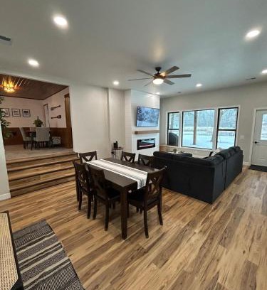 Shawano House | Waterfront home - 35 mins from Lambeau Field