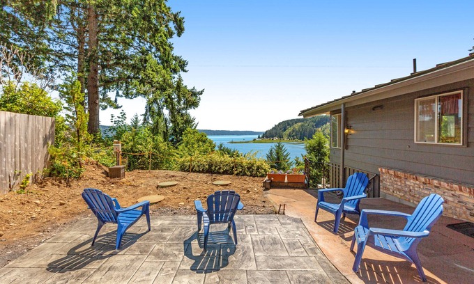 Eldon House | Tranquil Waterfront Home on Hood Canal with Scenic Views