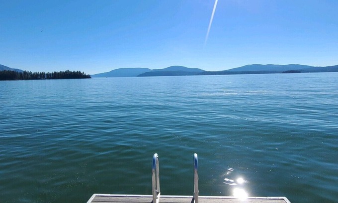 Hope House | Scenic Waterfront Home on Lake Pend Oreille - 10/10 Rated