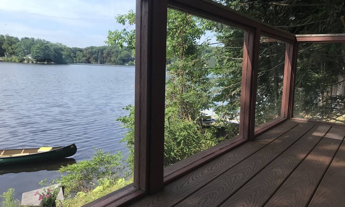 Westhampton House | Idyllic Waterfront Home on Pine Island Lake - 10/10 Rated