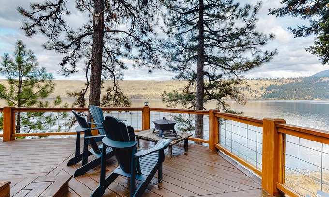 Joseph House | Scenic Waterfront Home at Wallowa Lake with Private Sauna