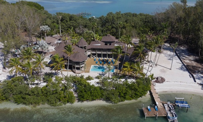 Longbeach Village House | Idyllic Waterfront Home with Private Beach and Pool