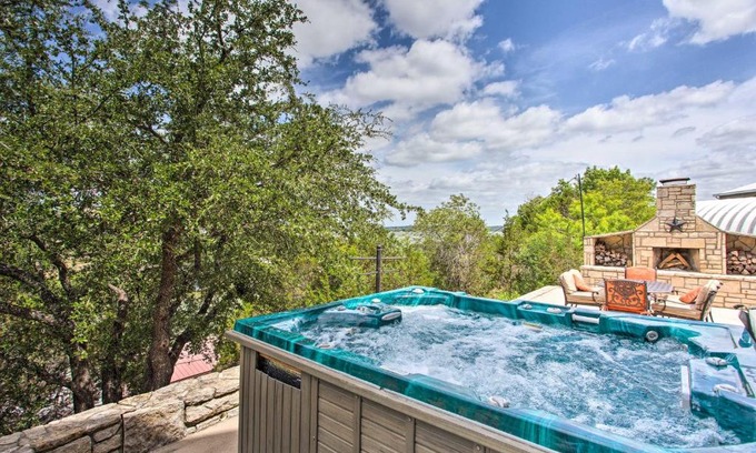 Granbury House | Charming Waterfront Home with Boat Dock on Lake Granbury
