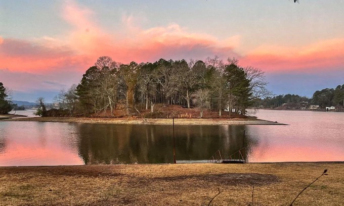 Lakeland House | Idyllic Waterfront Hot Springs Home with Family-Friendly Dock