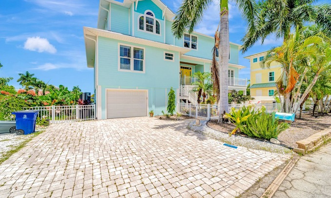Matlacha House | Scenic Waterfront Retreat with Private Pool & Ocean Views