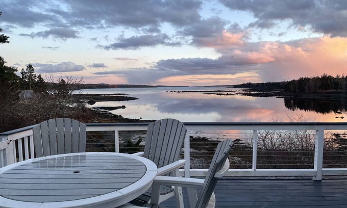 Ellsworth House | Scenic Waterfront Retreat with Breathtaking Views