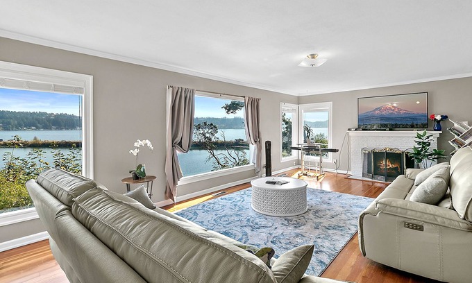 Burley House | Waterfront Retreat with Kayaks, Ocean View & Firepit