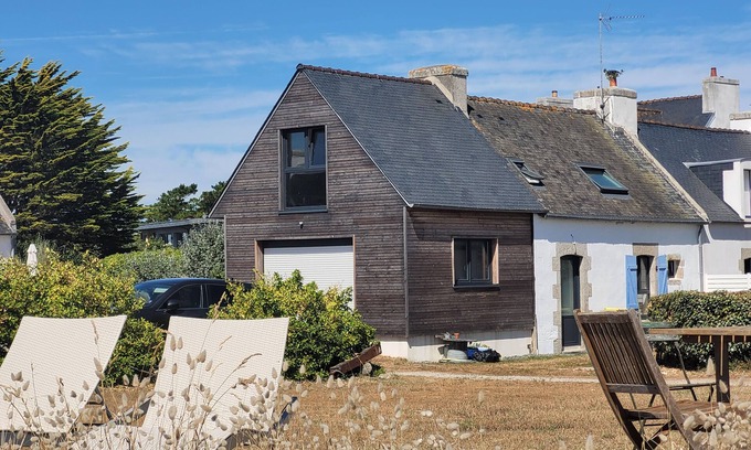 Finistere House | Beachfront Retreat - Enjoy Direct Access & Ocean Views
