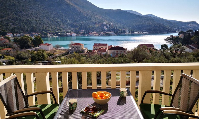 Zaton Apartment | Oceanfront Getaway: Waterfront Apartment LeMi with Pool
