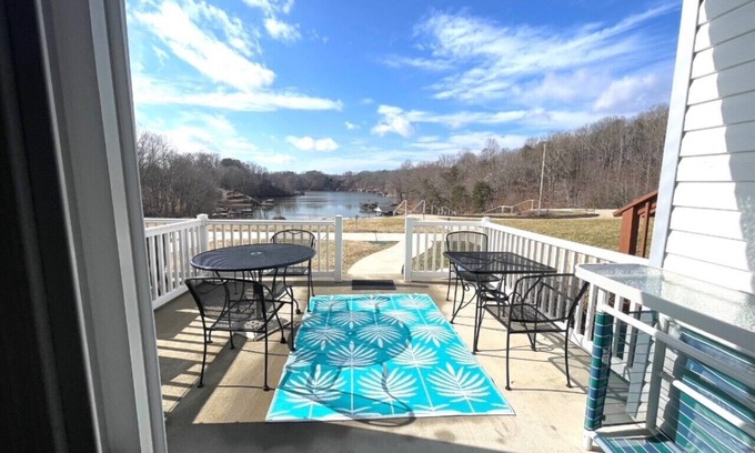 North Shore Condo | Inviting Waterfront Retreat: Family-Friendly with Pool & Breakfast