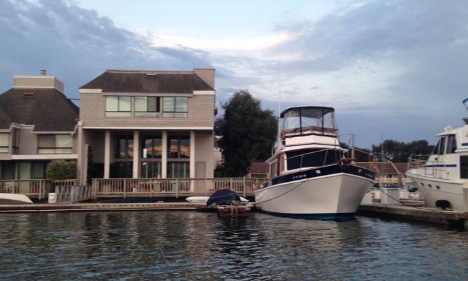 Huntington Harbour House | Waterfront Paradise in Huntington Harbor for Water Lovers