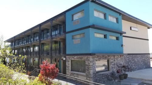 Essington Hotel | Comfortable Stay at Airport Waterfront Inn with Family Amenities