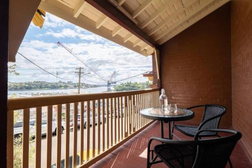 Millers Point Apartment | Waterfront KING Bed Suite - Family and Pet Friendly Retreat
