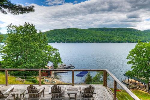 Lake George House | Inviting Waterfront Cabin at Lake George – Steps to Water