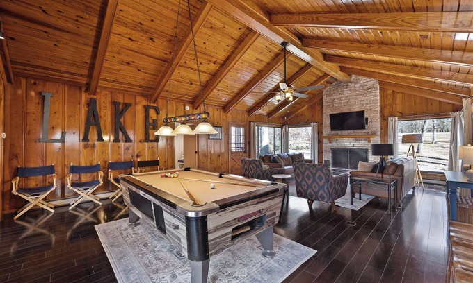 Counce Cabin | Waterfront Lake-house Retreat with Pool & Lake Views