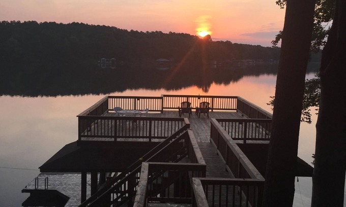 Bracey House | Scenic Log Cabin Retreat on Lake Gaston with Pool Access