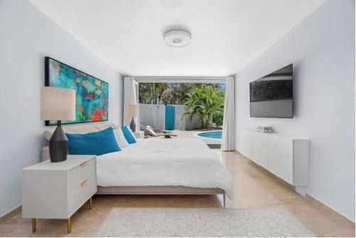 Sabana Abajo House | Waterfront Home with Dock & Pool in San Juan, 4-Star Stay
