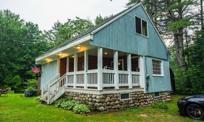 South Casco Cabin | Idyllic Waterfront Cottage by Sebago Lake State Park