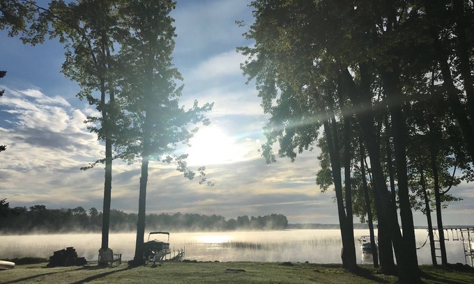 Levering House | Idyllic Waterfront Cottage on Douglas Lake near Top Destinations