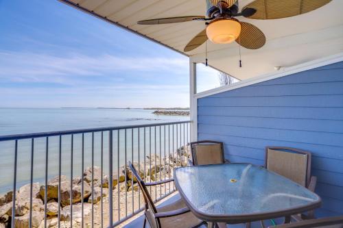 Put-in-Bay Apartment | Inviting Middle Bass Condo with Pool & Hot Tub Access