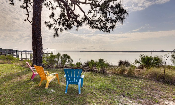 Ochlockonee Bay Cottage | Scenic Ochlockonee Bay Cottage with Oceanfront Views