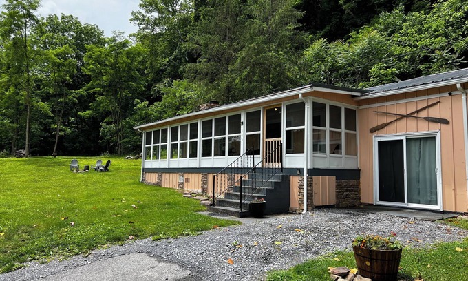 Bellepoint Cabin | Idyllic Waterfront Retreat on the New River with Pool & Pets