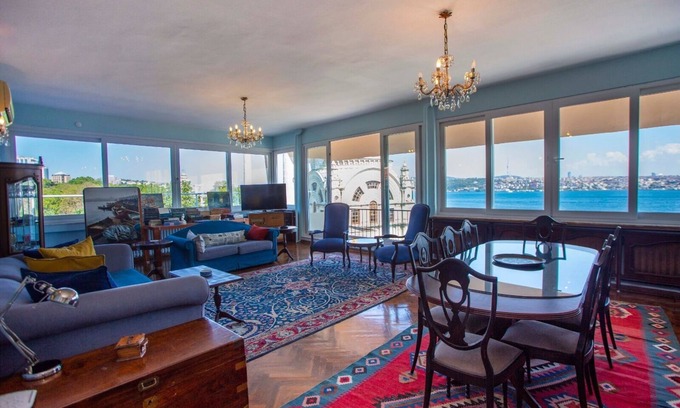 Kabatas Condo | Waterfront Penthouse Apt. with Guest Rated 9.8/10 Amenities