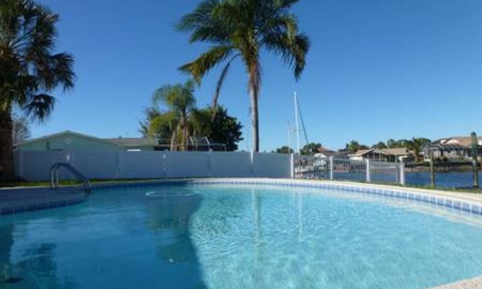 Flor-a-mar House | Waterfront Retreat with Pool, Boat Dock & Deep Water Fishing
