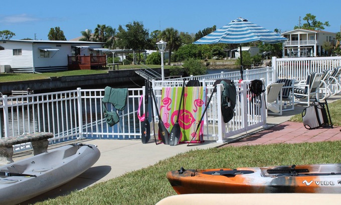 Signal Cove House | Pet-Friendly Waterfront Getaway with Kayaks Included!