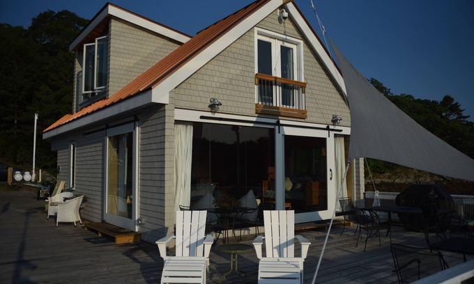 East Boothbay Resort | Paradise Awaits: Oceanfront Oasis with Amazing Amenities