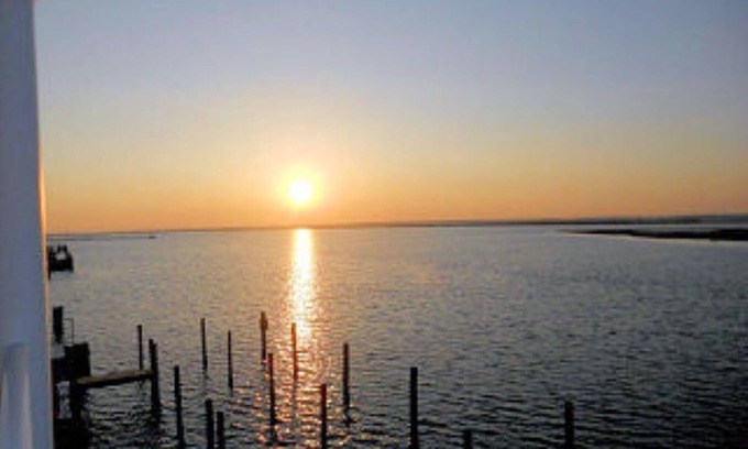 Chincoteague Condo | Waterfront Serenity with Pool & Breakfast for Unforgettable Stays