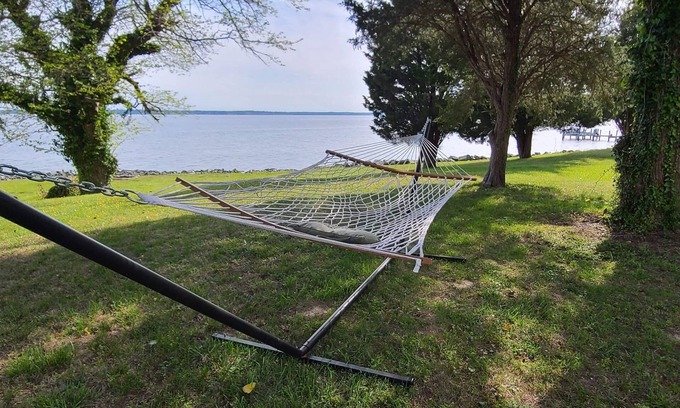Coltons Point House | Idyllic Waterfront Escape with Spa and Hot Tub Amenities