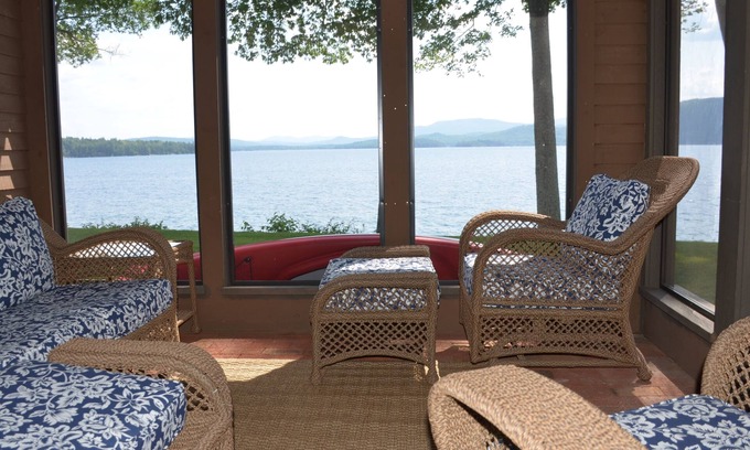 Bristol House | Waterfront Renovated Townhouse with Kayaks & Pool Access