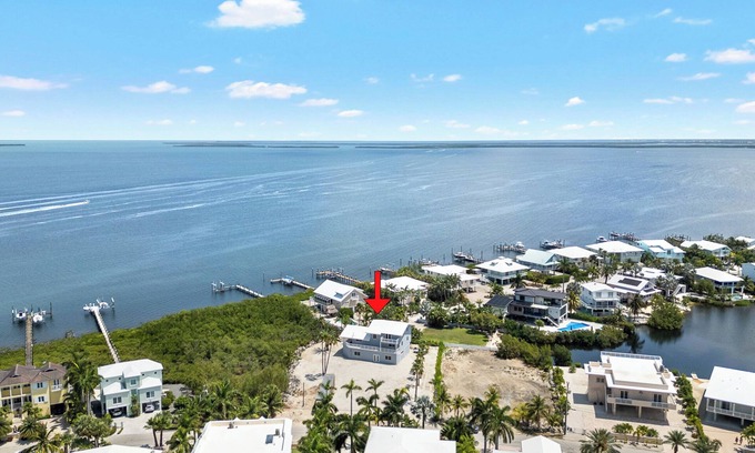Monroe County House | Waterfront Resort House with Boat & Jet Skis - Rated 10/10