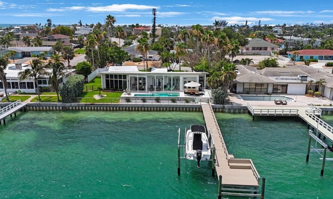 Vina Del Mar Island House | Private Waterfront Pool Home in Pass-A-Grille with Ocean Views