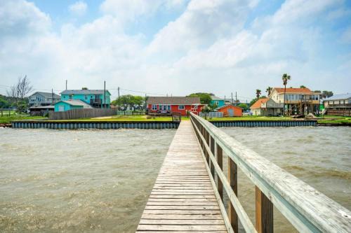 Flour Bluff House | Waterfront Retreat at Shore Thing with Private Boat Dock