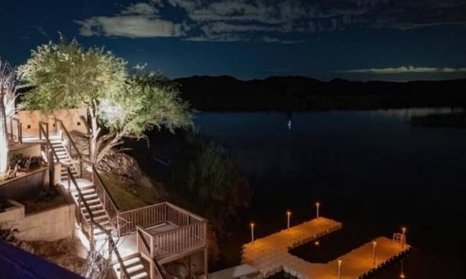 Yuma House | Idyllic Waterfront River Retreat with Breakfast Included